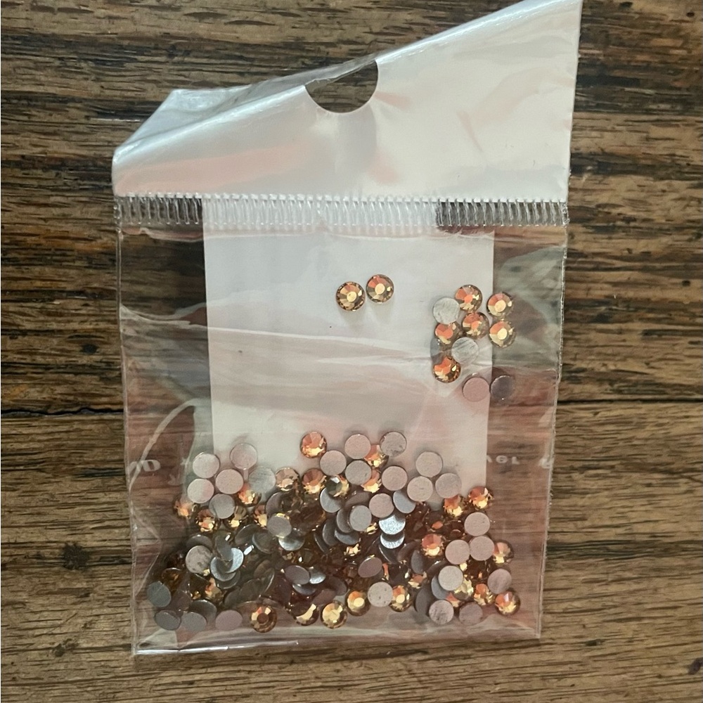 NWT Sparkling Rhinestone Gems Flat Back No Heat